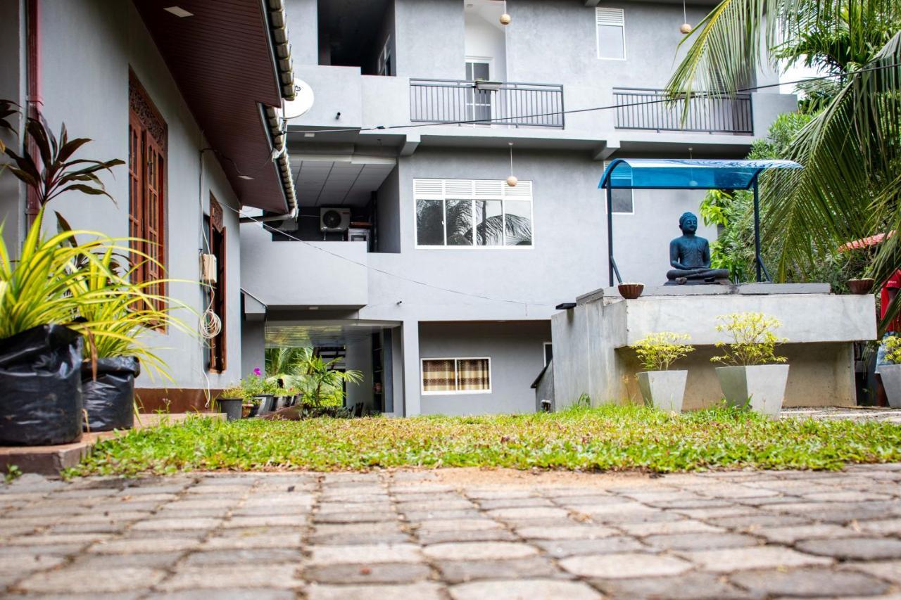 Sri Villa Rest Hikkaduwa Exterior photo